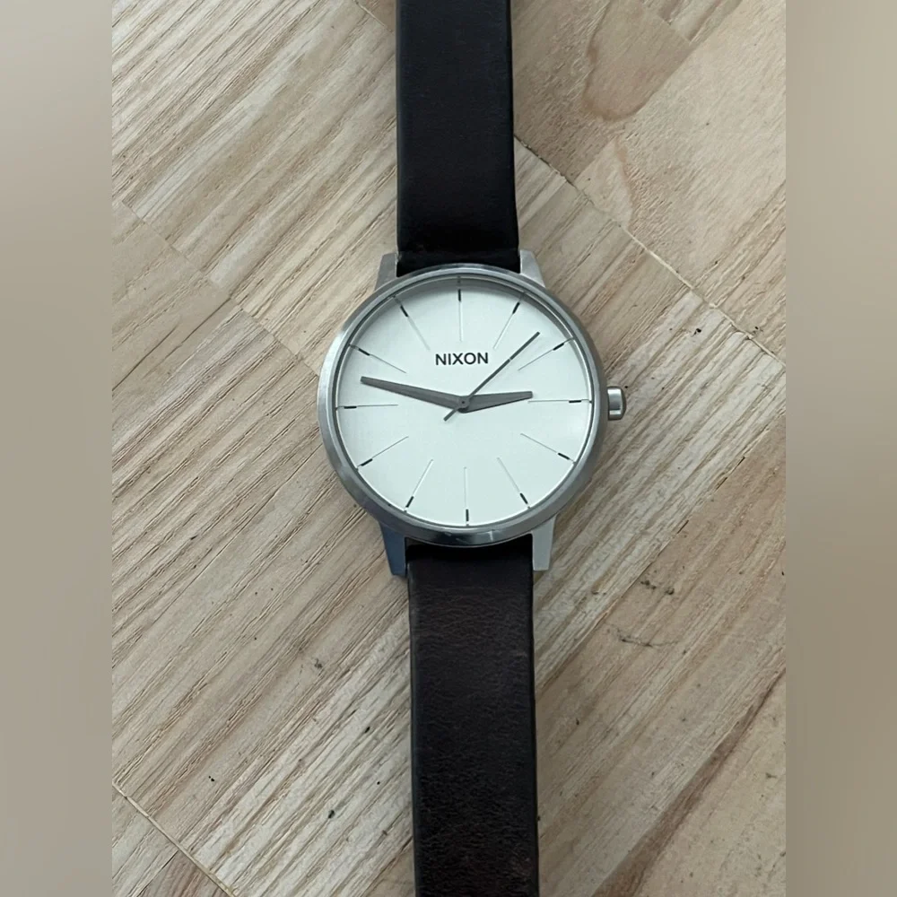 Nixon brand model
